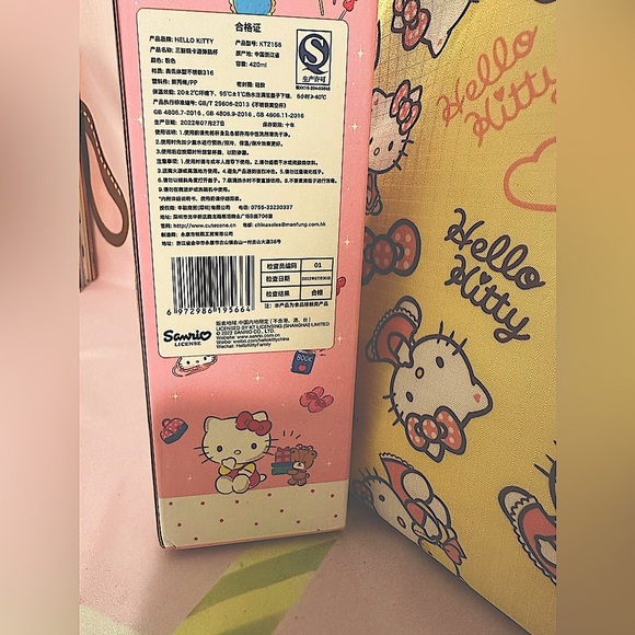 NIP- Large Hello Kitty Insulated Lunch Tote Bag Bundle. - Picture 3 of 3